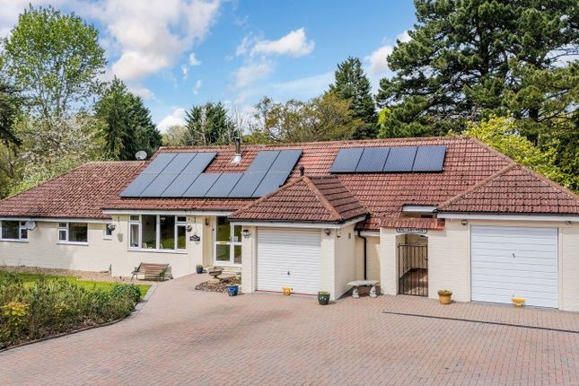Byers Lane, Godstone RH9 4 bed detached bungalow for sale