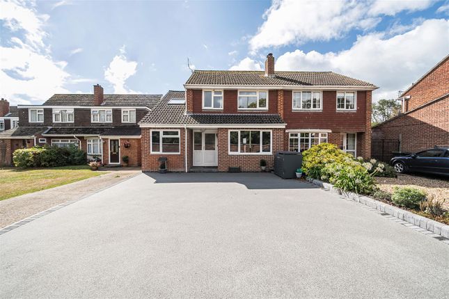 5 bedroom semi-detached house for sale