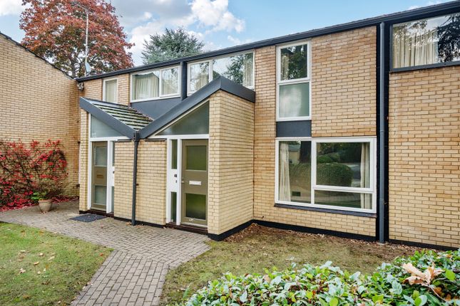 Holme Chase, Weybridge, KT13 3 bed terraced house for sale