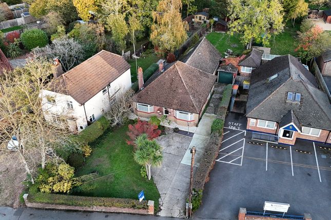 Park Lane, Tilehurst, Reading, RG31 3 bed detached bungalow for sale