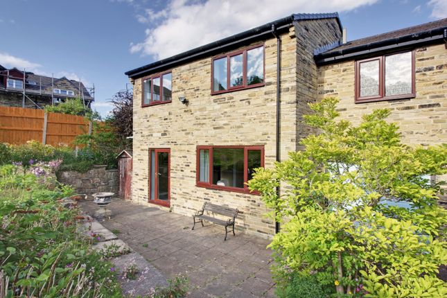 Carr Field Drive, Luddenden 3 bed detached house for sale