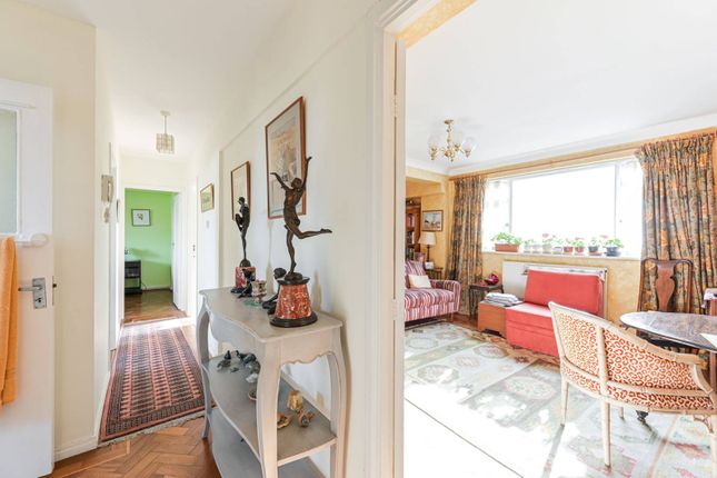 Belgrave Road, Pimlico, London, SW1V 3 bed flat for sale