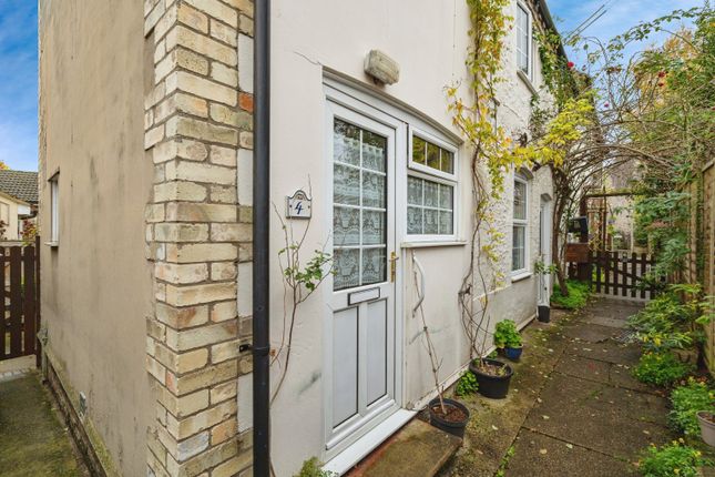 2 bedroom cottage for sale