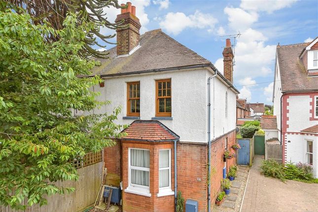 Barnett Wood Lane, Leatherhead, Surrey 1 bed maisonette for sale