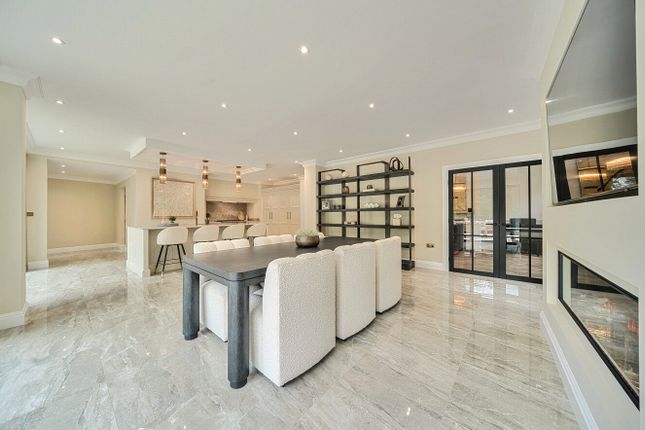 4 bed detached house