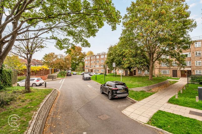 Lambourn Close, London, W7 2 bed maisonette for sale