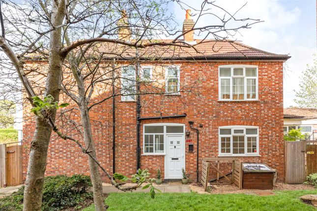 2 bedroom detached house for sale