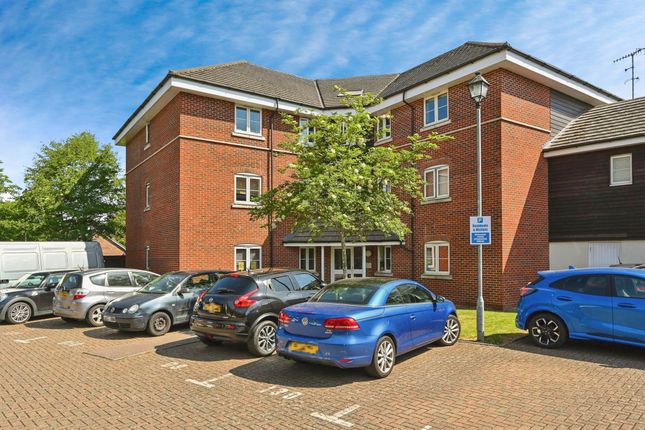 2 bedroom ground floor flat for sale