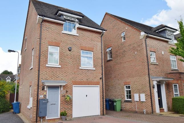 Stirling Avenue, Pinner 3 bed detached house for sale