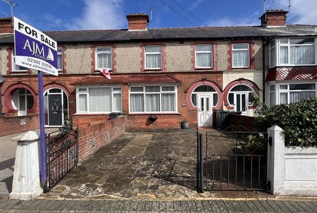 Chatsworth Avenue, Portsmouth PO6 3 bed terraced house for sale