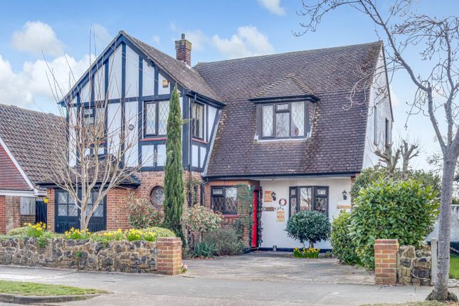 Burlescoombe Road, Thorpe Bay SS1 3 bed detached house for sale