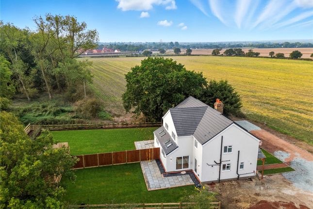 Howells Farm Cottages, Maypole Road... 3 bed semi
