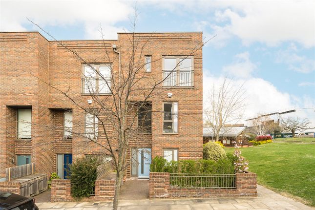 London SW17 4 bed terraced house for sale