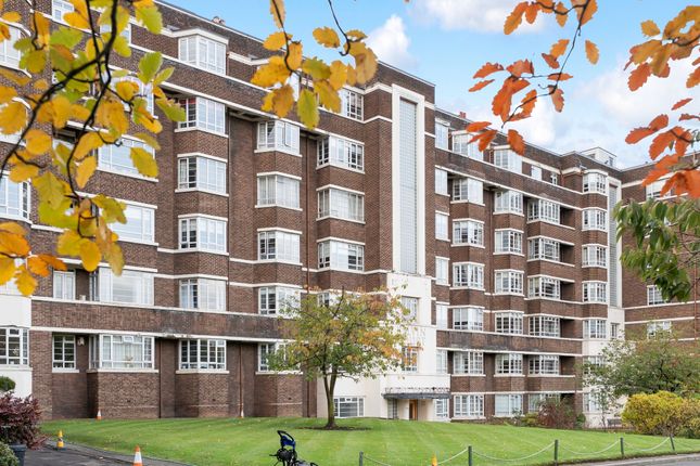 Kelvin Court, Claythorne, Glasgow... 3 bed flat for sale