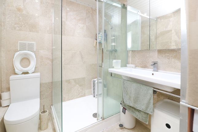 2 bed flat
