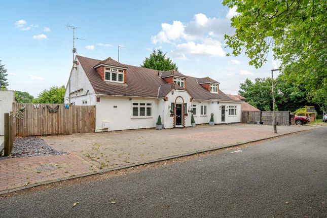 Swanland Road, Hertfordshire AL9 5 bed chalet for sale