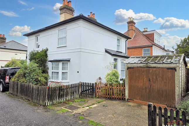 Magazine Place, Leatherhead KT22 2 bed semi
