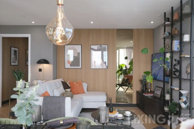 Woodberry Grove, Finsbury Park, N4 2BA 2 bed apartment for sale