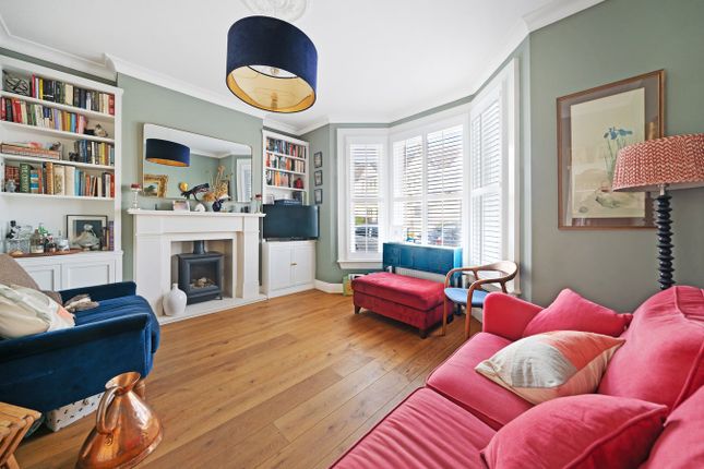 5 bedroom semi-detached house for sale