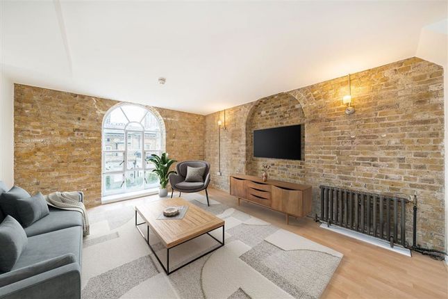 Hopton Road, London SE18 2 bed flat for sale