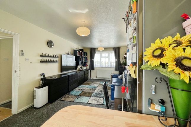 Five Acres, Harlow CM18 2 bed flat for sale
