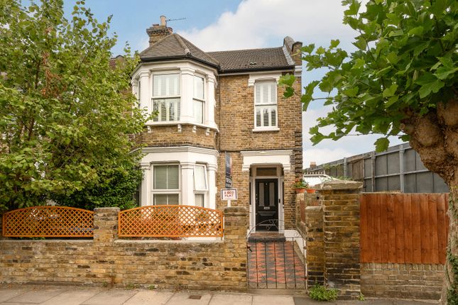 Pelham Road, London SW19 3 bed apartment for sale
