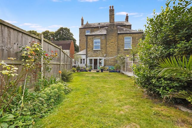 Mill Road, Brompton, Gillingham, ME7 3 bed semi