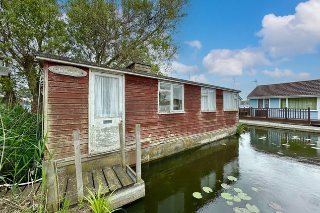 3 bed houseboat