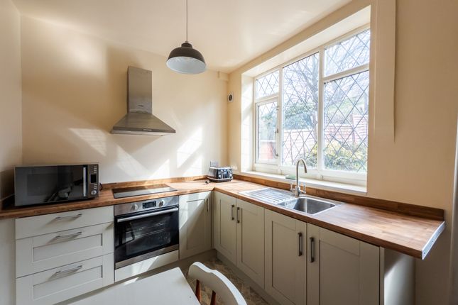 Cross Lane, Huddersfield, HD4 2 bed semi