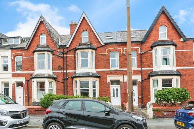 6 bedroom terraced house for sale