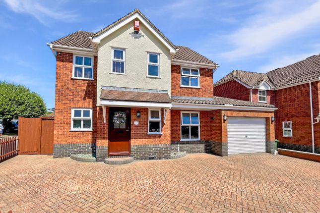 Saffron Close, Luton, Bedfordshire... 4 bed detached house for sale