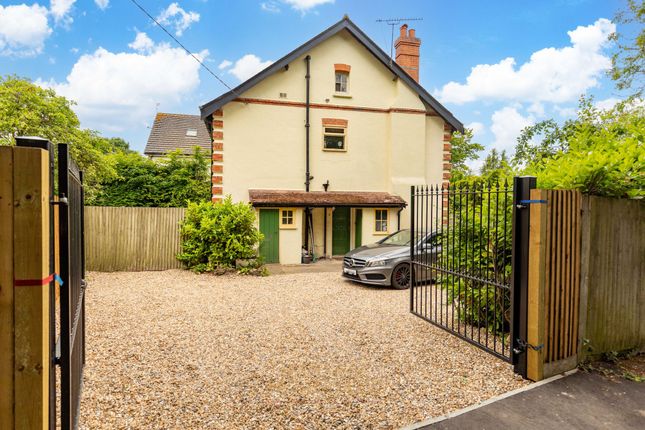 Three Bridges Road, Crawley RH10 4 bed detached house for sale