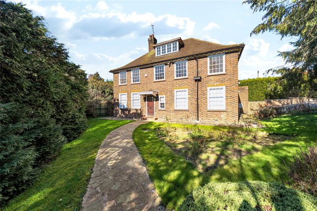4 bed detached house