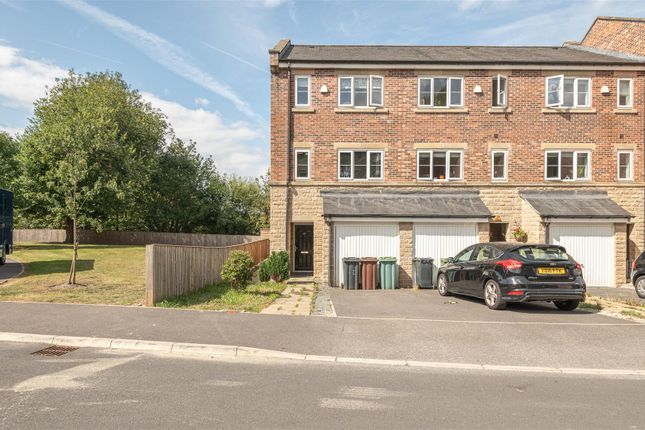Horsforde View, Leeds LS13 4 bed end of terrace house for sale
