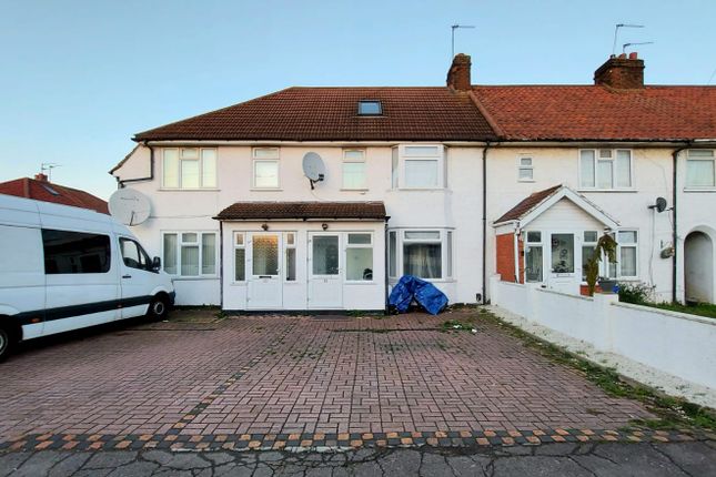 East Walk, Hayes UB3 3 bed terraced house for sale