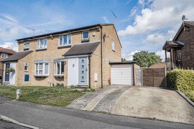 Wantage Road, College Town GU47 3 bed semi