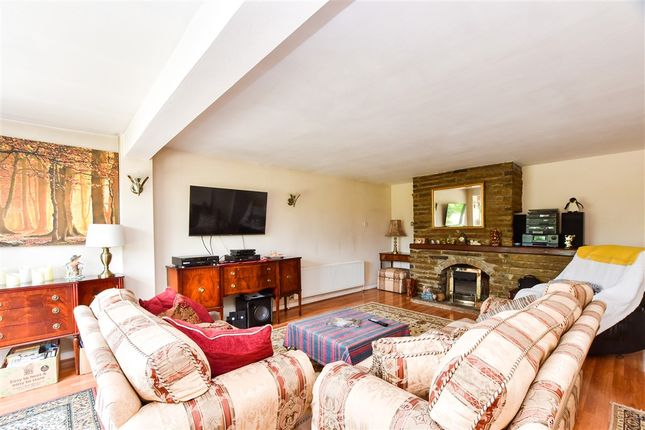 5 bed detached house