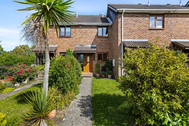 Falklands Drive, Horsham, RH13 2 bed terraced house for sale