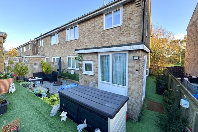 Hillcrest Place, Hesleden... 3 bed semi