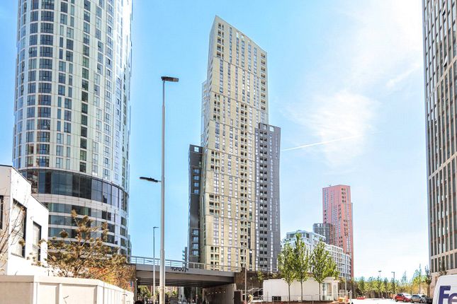 Wandsworth Road, Nine Elms, SW8 2 bed apartment for sale