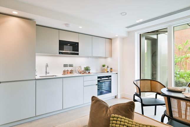 London, W4 1 bed flat for sale