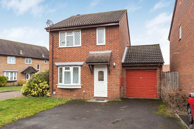 Hardell Close, Egham, Surrey, TW20 3 bed detached house for sale