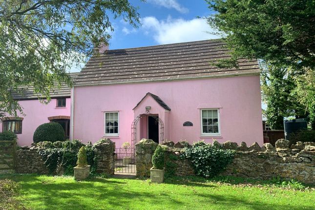 Hundleton, Pembroke, Pembrokeshire, SA71 3 bed detached house for sale