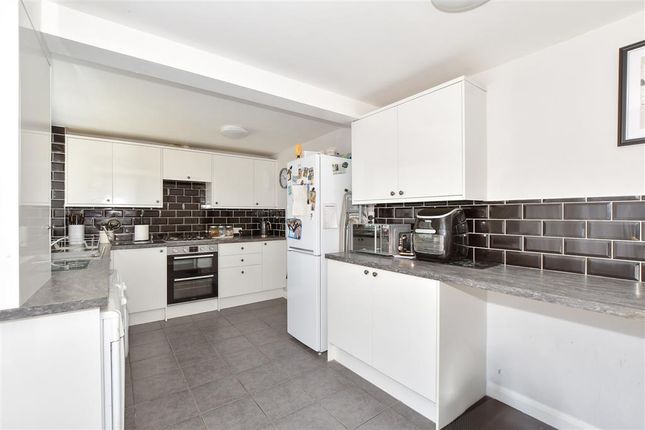 3 bed end terrace house