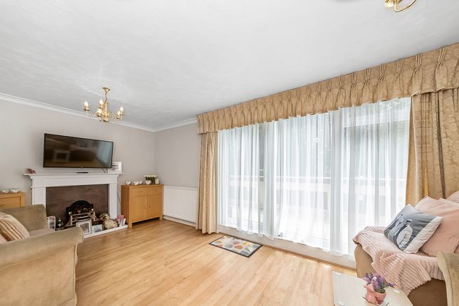 3 bedroom maisonette for sale
