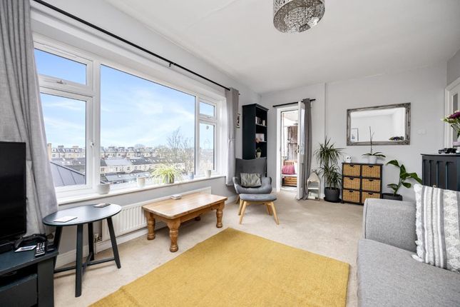 Cornwall Court, Wilbury Avenue, BN3 6GJ 2 bed apartment for sale