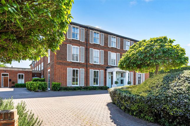 Newark Lane, Ripley, Surrey, GU23 1 bed flat for sale