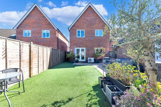 Beale Road, Bury St. Edmunds IP29 3 bed link detached house for sale