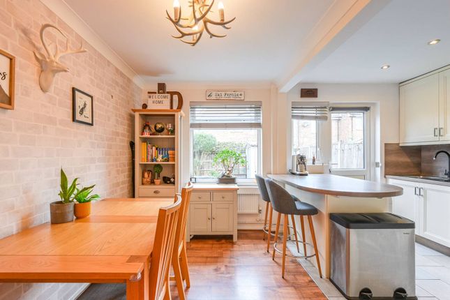 Kirkham Road, Royal Docks, London, E6 3 bed end of terrace house for sale