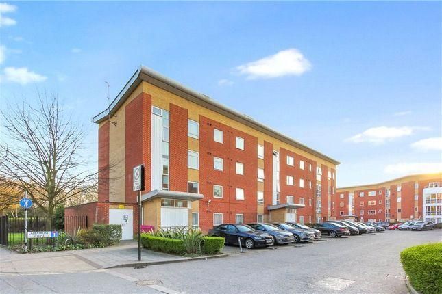 Albatross Close, Beckton, London, E6 5NX 2 bed flat for sale